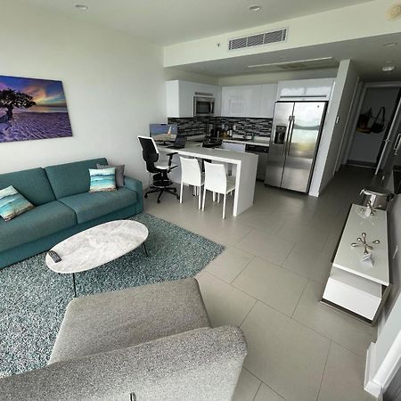 Azure Beach Residences Palm Beach Buitenkant foto