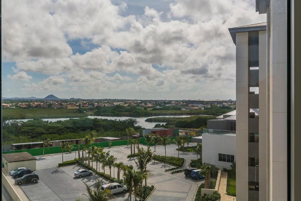 Azure Beach Residences Palm Beach Buitenkant foto