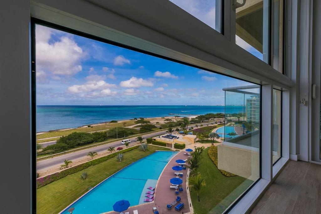 Azure Beach Residences Palm Beach Buitenkant foto