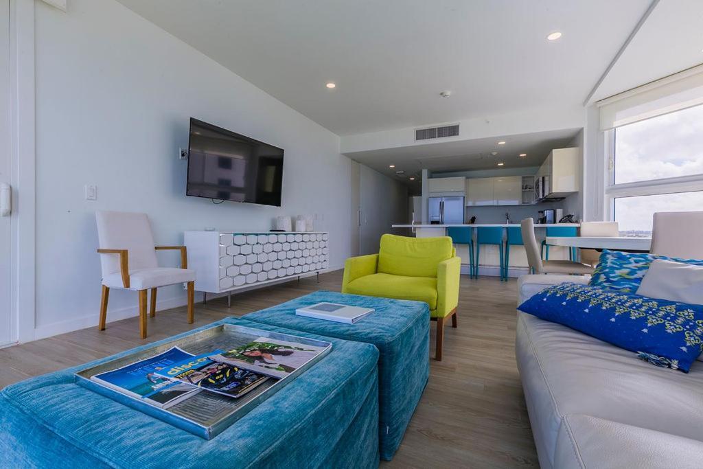 Azure Beach Residences Palm Beach Buitenkant foto