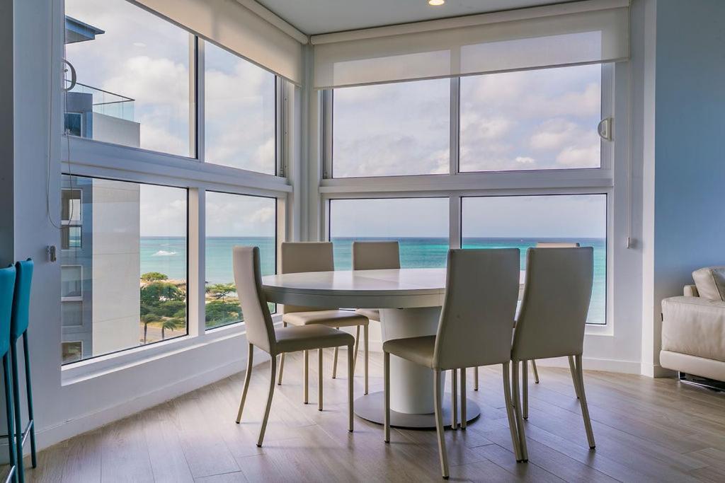 Azure Beach Residences Palm Beach Buitenkant foto
