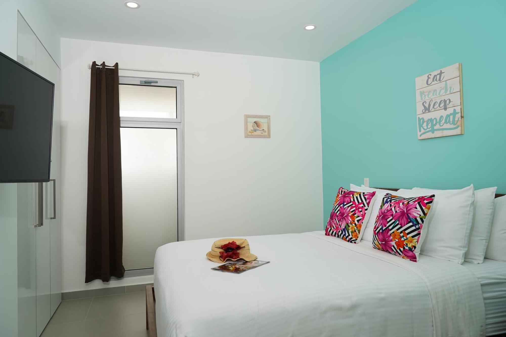 Azure Beach Residences Palm Beach Buitenkant foto