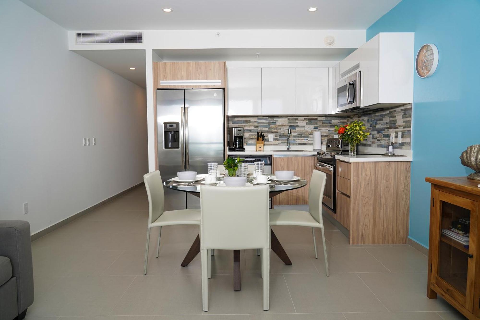 Azure Beach Residences Palm Beach Buitenkant foto