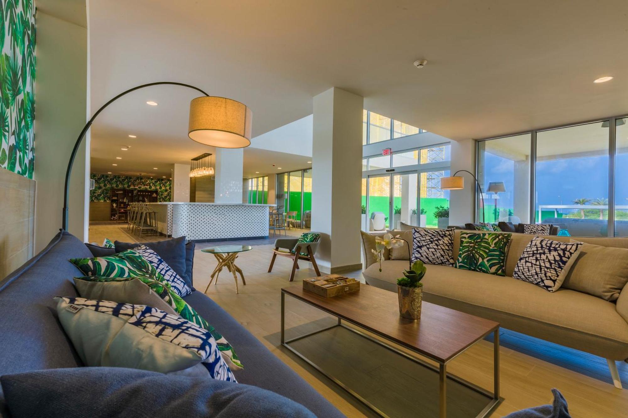 Azure Beach Residences Palm Beach Buitenkant foto
