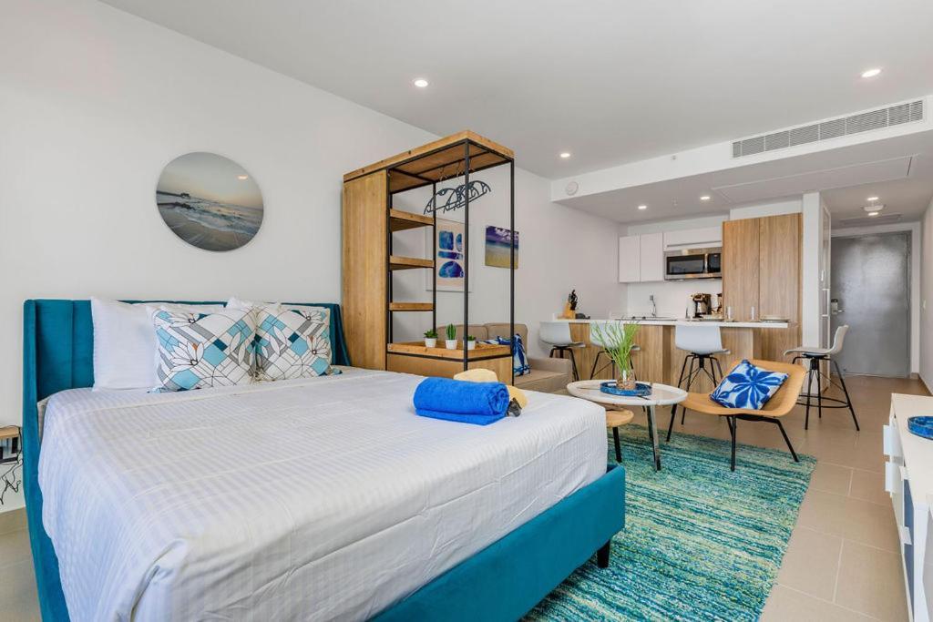 Azure Beach Residences Palm Beach Buitenkant foto