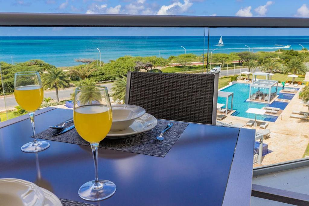 Azure Beach Residences Palm Beach Buitenkant foto